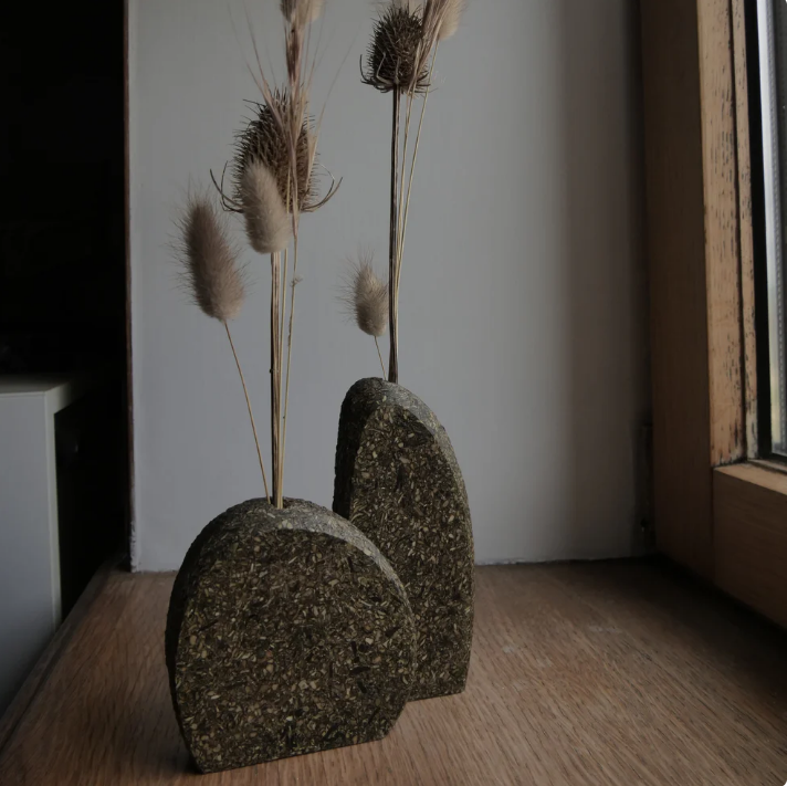 La Sterne est une revue en ligne qui réunit les acteurs du design, de la mode et de la culture en Bretagne dans ses papiers salés.