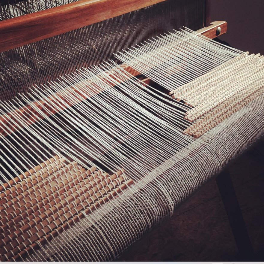 Métier à tissé de la designer bretonne Lucile Drouet.
La Sterne - magazine breton.