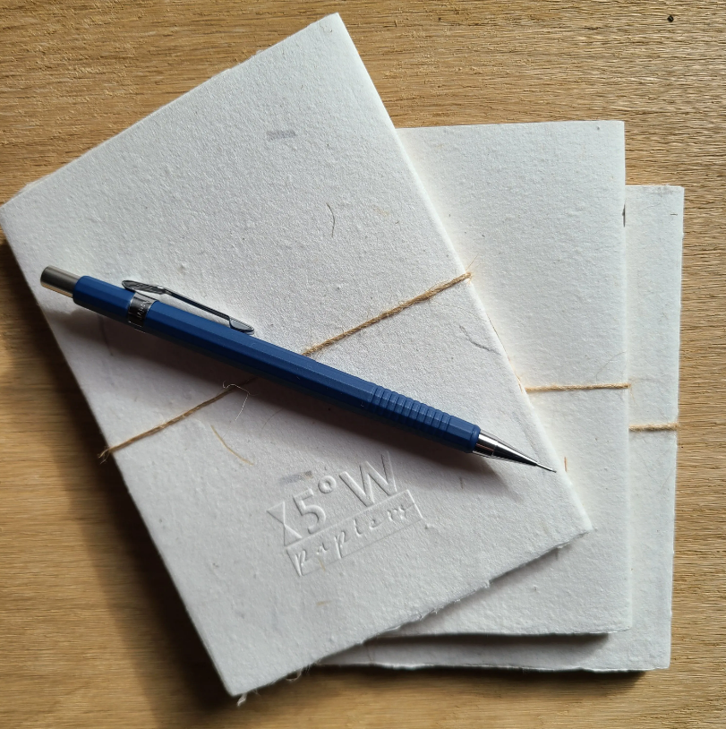 5°W PAPIERS, créateur de papier en lin et algues installé en Bretagne dans le Finistère. Coup de cœur de La Sterne.