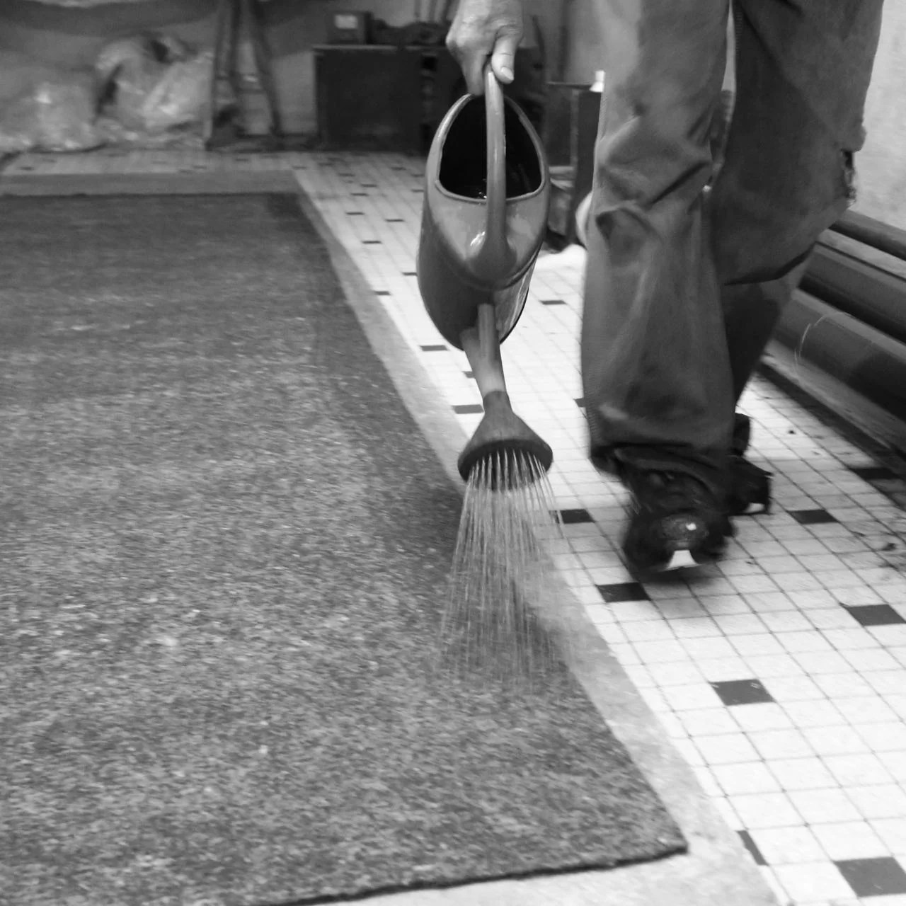 Antoine Bourel est feutrier, Héloïse Levieux artisan tapissière spécialisée dans le travail de la laine. L'atelier HL est installé dans le Morbihan, en Bretagne ｜ La Sterne magazine.